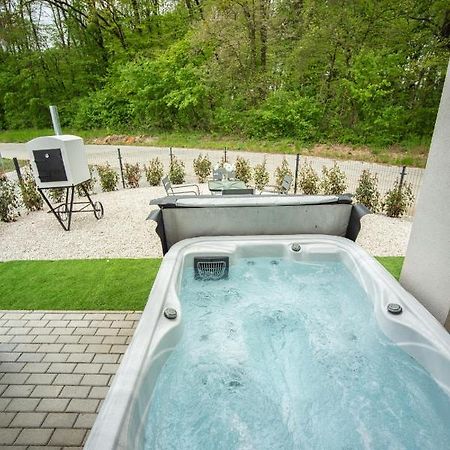 Forest Luxory Ii. Apartman Sárvár Екстериор снимка