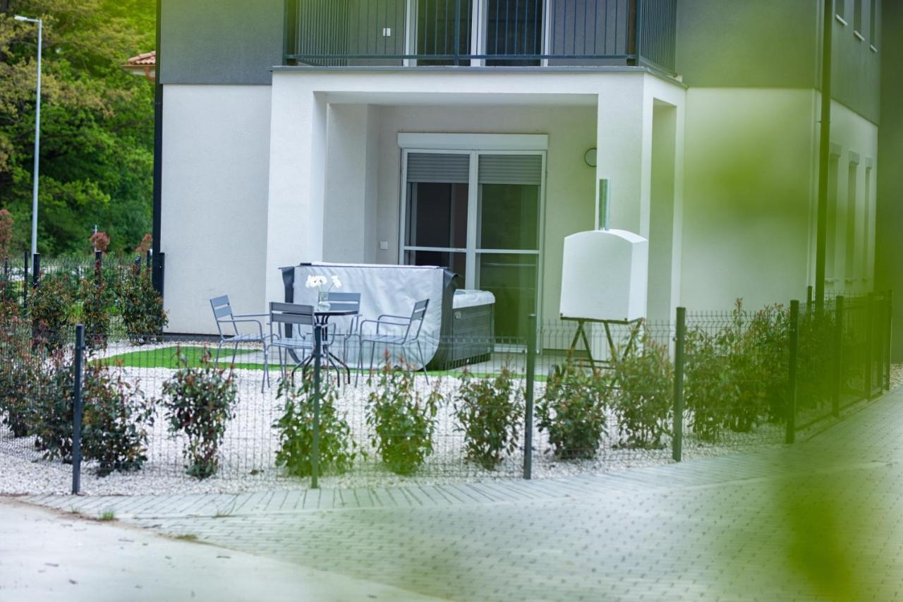 Forest Luxory Ii. Apartman Sárvár Екстериор снимка