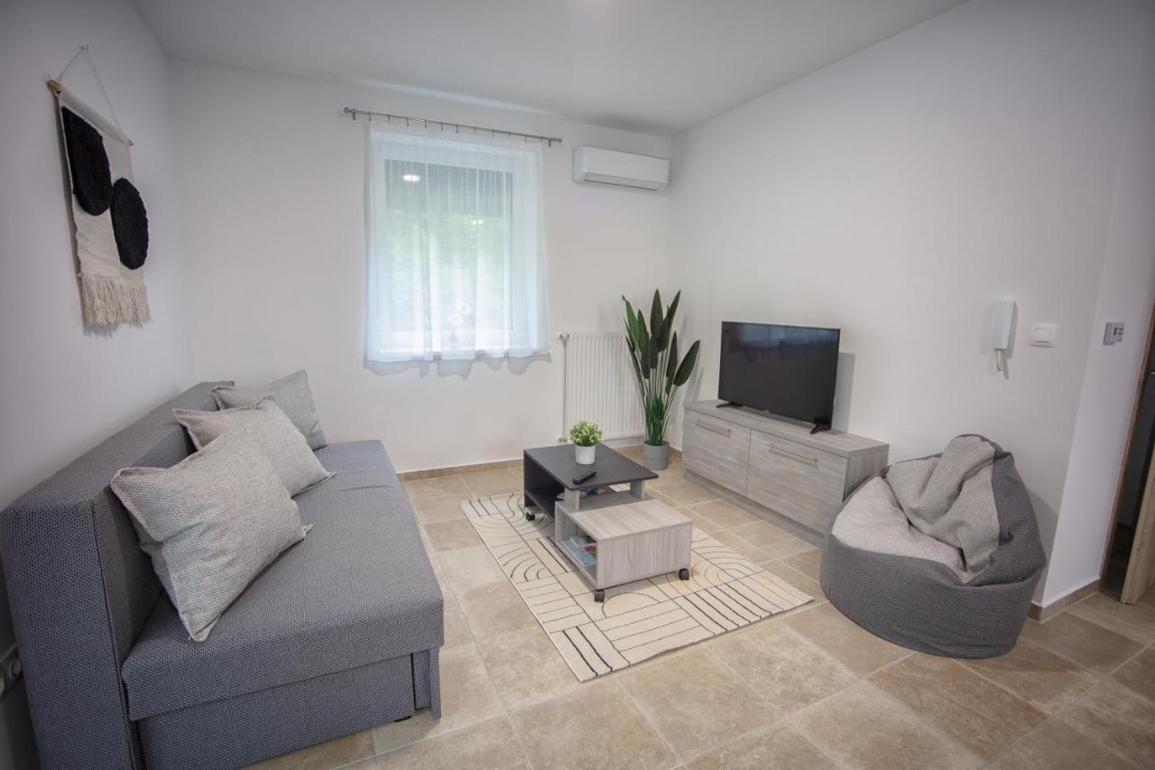 Forest Luxory Ii. Apartman Sárvár Екстериор снимка
