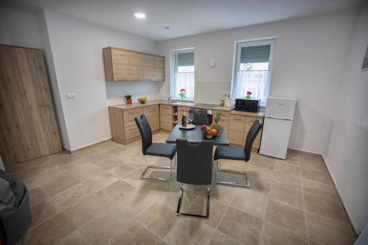 Forest Luxory Ii. Apartman Sárvár Екстериор снимка