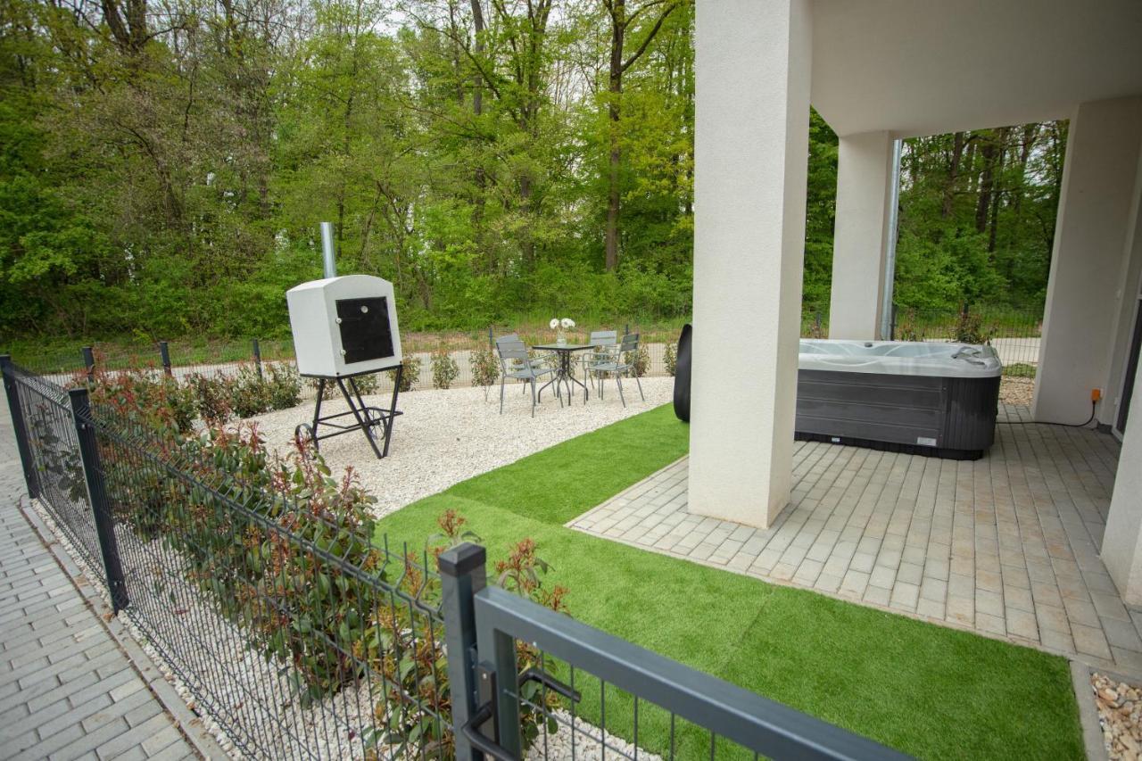 Forest Luxory Ii. Apartman Sárvár Екстериор снимка